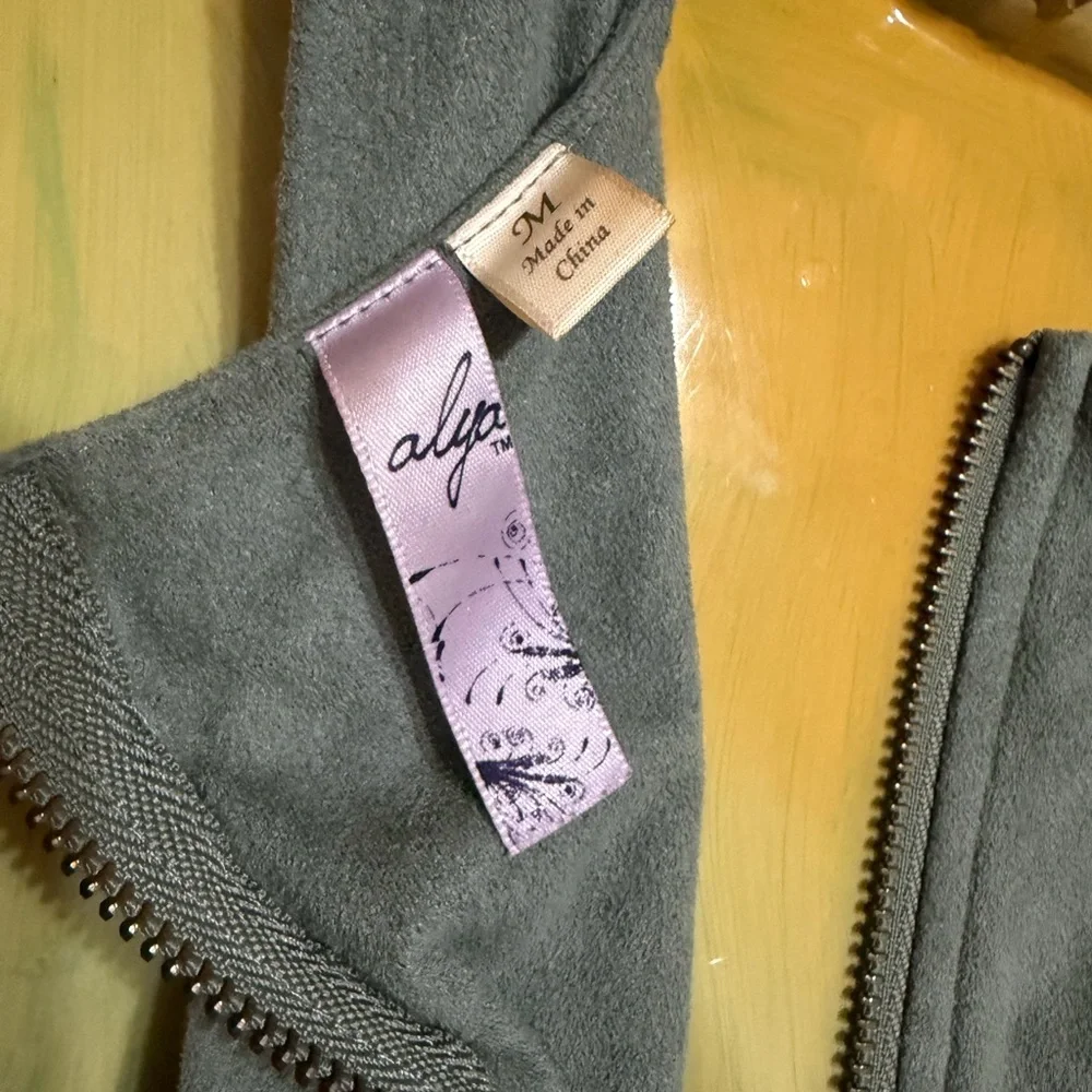 Alya by Francesca’s Collections Green Linen Zippered Dress w Faux Suede accents